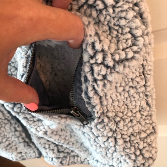 Thread & Supply Sherpa Vest Size S - Picture 7 of 15